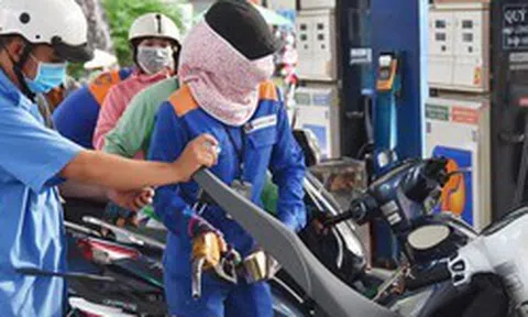 Đề xuất giảm thuế nhập khẩu xăng dầu về 0% đến hết 30-6