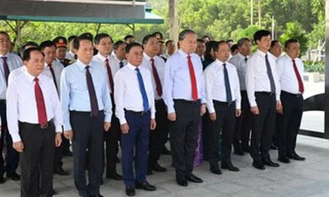 Tổng Bí thư, Chủ tịch nước Tô Lâm dâng hương tưởng niệm Tổng Bí thư Hà Huy Tập tại Hà Tĩnh