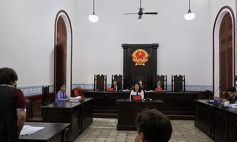 Mẹ và vợ cố người mẫu, diễn viên Đức Tiến lại gặp nhau ở tòa?