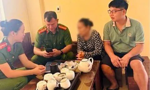 Một người phụ nữ 64 tuổi suýt mất 5.000 USD vì tin lời “người yêu” qua mạng