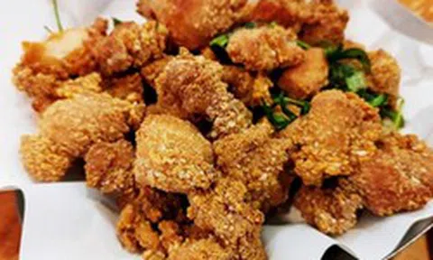 Warren Buffett, Donald Trump đều thích gà rán, nước ngọt có ga nhưng vẫn rất khỏe mạnh, bác sĩ tiết lộ: Không phải từ bỏ đồ ăn vặt nhưng cần lưu ý 3 điều