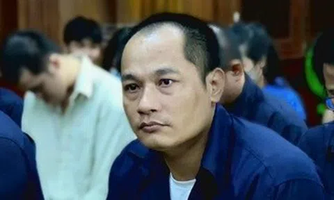 Phía sau xe gian là nước mắt người nghèo