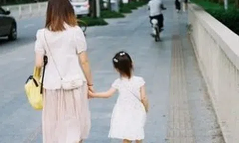 Già rồi tôi mới nhận ra: Đừng bao giờ thể hiện 4 hành vi này trước mặt con cái!