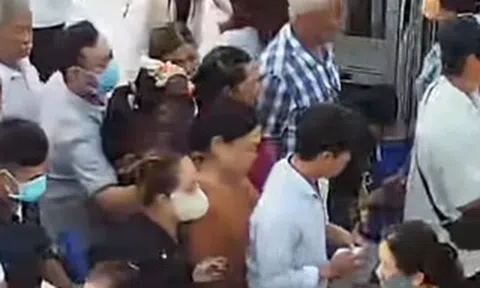 Xuất hiện thêm clip giật dây chuyền ở Tân Huê Viên, Công an Cần Thơ tìm bị hại