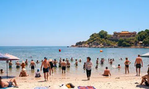 Đi du lịch giữa nắng nóng, nhiều người không ngờ những thói quen này lại âm thầm đẩy nguy cơ đột quỵ lên cao