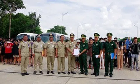 Bắt giữ đối tượng truy nã đặc biệt trong số 127 công dân được Campuchia trao trả