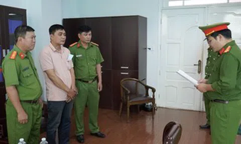 Bắt phó trưởng phòng một công ty dầu khí