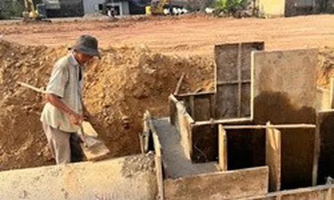 Một chủ đầu tư xin tạm dừng kế hoạch bố trí 1.381 tỉ đồng cho dự án đường sắt tốc độ cao