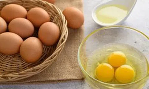 Ăn 3 quả trứng sống mỗi ngày để cứu tóc rụng, người đàn ông nhận cái kết bất ngờ