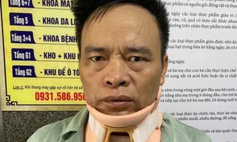 Bị đâm, người đàn ông giằng lấy dao đoạt mạng người tình
