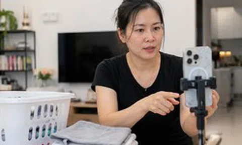 Sau 5 năm làm nội trợ toàn thời gian, tôi nhận ra điều khiến phụ nữ kiệt sức nhất không phải việc nhà - mà là áp lực tài chính khi không có thu nhập riêng
