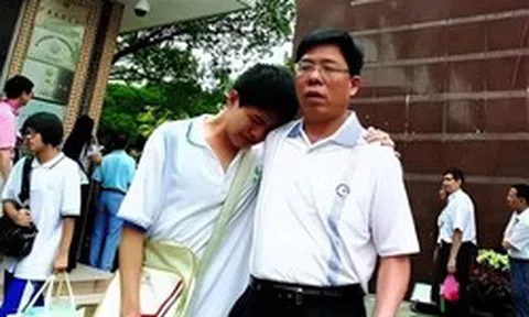 Nam sinh đạt điểm thủ khoa, đỗ đại học danh tiếng rồi biến mất suốt 26 năm: Nguyên nhân khiến nhiều bậc phụ huynh nghe xong đều “lặng người”