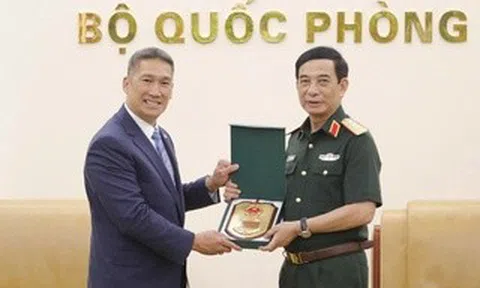 Đại tướng Phan Văn Giang tiếp Quyền Bộ trưởng Bộ Hải quân Mỹ Hùng Cao