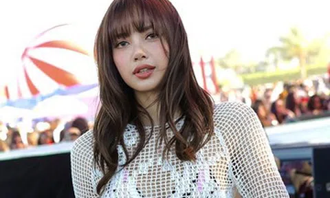 Lisa nhóm BlackPink 29 tuổi tài sản nghìn tỷ, vướng tin chia tay bạn trai tỷ phú