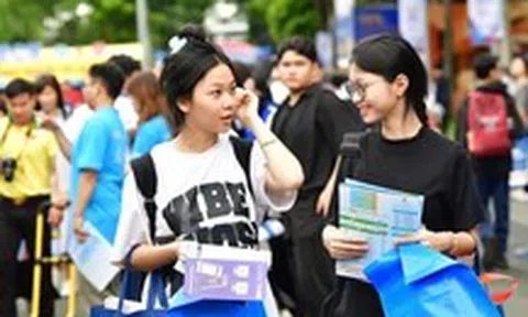Sáng nay, Ngày hội lựa chọn nguyện vọng xét tuyển 2026 tại Hà Nội và TP.HCM