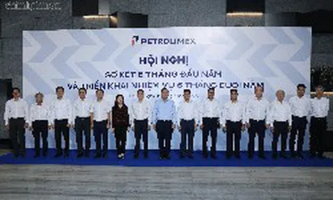 Petrolimex đạt 215.000 tỷ đồng doanh thu sau 6 tháng, tăng 49%