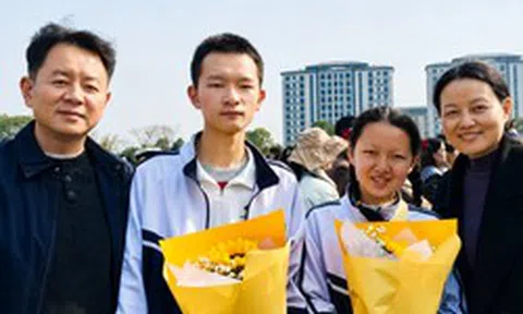 Nữ sinh 15 tuổi "nhảy cóc" 2 lớp để thi đại học cùng anh trai, kết quả đỗ trường top 1 với điểm cao hơn cả anh