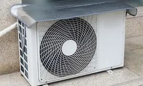 Vì sao cục nóng điều hòa không cần che chắn?