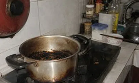 Ngửi thấy mùi khét trong nhà nên làm gì đầu tiên?