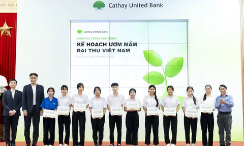 CUBHCM kết hợp học bổng và giáo dục tài chính trong chiến lược phát triển cộng đồng bền vững