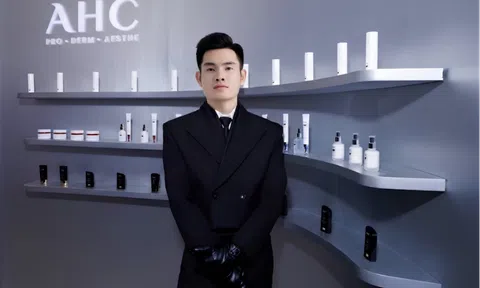 TRẦN NGỌC THẠCH RẠNG RỠ CHECK-IN POP-UP ĐẲNG CẤP CỦA THƯƠNG HIỆU MỸ PHẨM TOP ĐẦU HÀN QUỐC