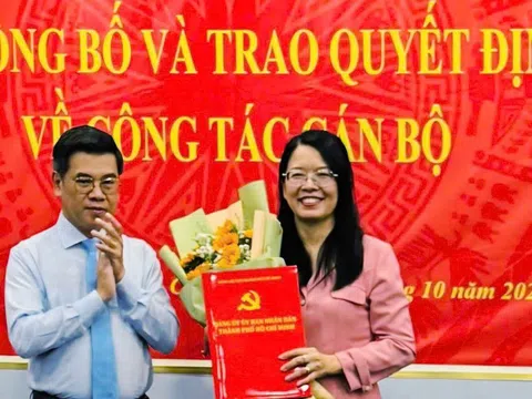 Bà Nguyễn Thị Ánh Hoa giữ chức Bí thư Đảng ủy Saigontourist Group