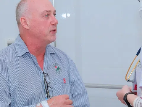Bệnh nhân 54 tuổi khàn tiếng điều trị tại Hà Lan nhưng không khỏi: Tìm gặp bác sĩ của BV Đức Giang và xuất viện sau 3 ngày