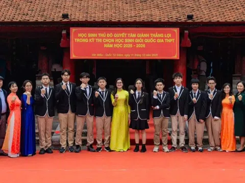 1 trường tư thục ở Hà Nội trao thưởng hàng tỷ đồng cho học sinh giành giải ở kì thi HSG Quốc gia