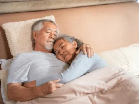 Người sống thọ thường ngủ theo 4 thói quen này