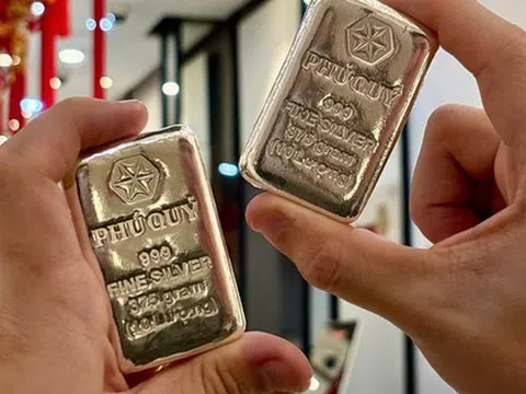 Chưa từng có: Giá bạc tăng vọt cùng với giá vàng, vượt 122 triệu/kg - 1kg thì bằng bao nhiêu cây?