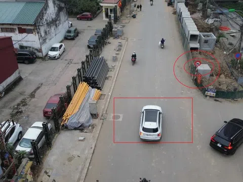 Hà Nội: Biển cấm ô tô xuất hiện giữa tuyến Nguyễn Tuân, tài xế lo 'dính' phạt nguội