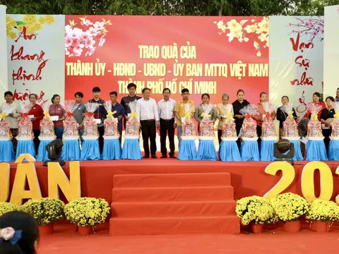 Rộn ràng ngày hội Xuân gắn kết