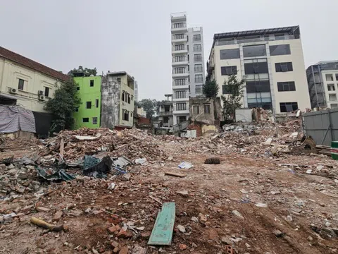 Sau di dời dân cư, khu vực ven Hồ Gươm bắt đầu thi công quảng trường