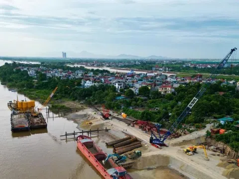 Hoàn thành giải phóng mặt bằng 7 cây cầu qua sông Hồng trước 31/3