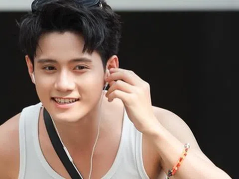 Diễn viên Đình Khang 'Mưa đỏ' lên chức, tiết lộ câu chuyện xúc động về bố mẹ