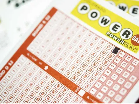 Trúng số độc đắc 10 triệu USD, người phụ nữ rơi vào chuỗi ngày bi kịch kéo dài