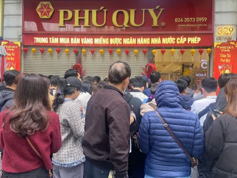 Cuối năm nhìn người ta đi mua vàng mà chạnh lòng