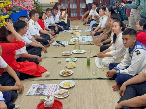 Mang Xuân ra nhà giàn DK1