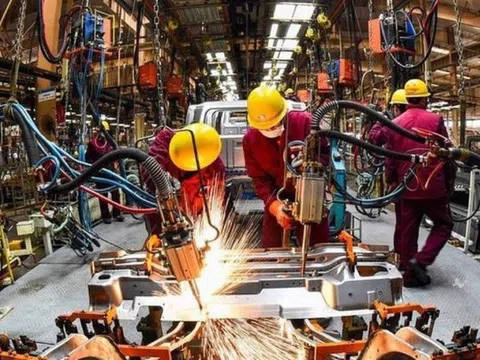 Mục tiêu tăng trưởng 2 con số: Thời điểm của những quyết sách lớn