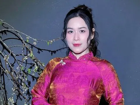 'Nguyệt thảo mai' của 'Phía trước là bầu trời' khóc nức nở đêm giao thừa