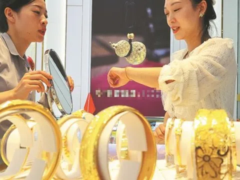 10 năm mua vàng ngày vía Thần Tài, tôi rút ra 8 bài học giúp tuổi 45 không còn lo tiền bạc