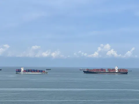 Căng thẳng Trung Đông leo thang: Các hãng tàu ra thông báo khẩn