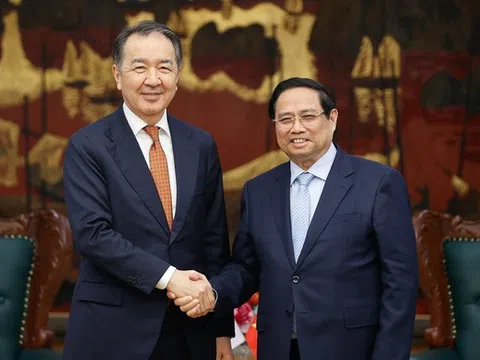 Thủ tướng Phạm Minh Chính tiếp Chủ tịch Hội đồng Ủy ban Kinh tế Á - Âu