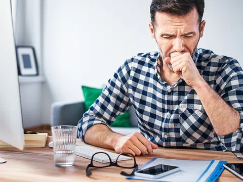 Ngày càng nhiều người dưới 50 tuổi đã mắc ung thư: Bác sĩ nêu rõ 6 dấu hiệu không được bỏ qua