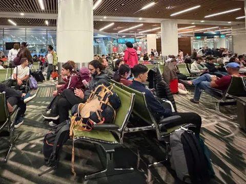 Nhiều chuyến bay tiếp tục bị hủy do xung đột Trung Đông, hành khách được đổi, hoàn vé ra sao?