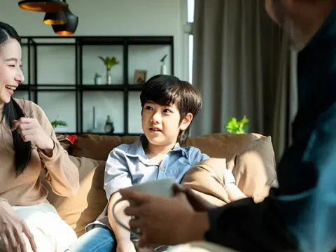 2026 rồi, cha mẹ thông minh sẽ không che giấu con tình hình tài chính của gia đình!