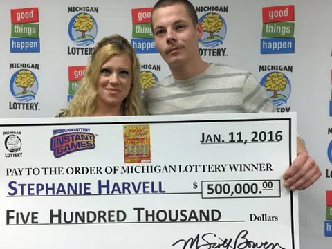 Trúng số độc đắc 11 tỷ đồng, cặp vợ chồng "dắt nhau" vào tù chỉ sau 3 năm