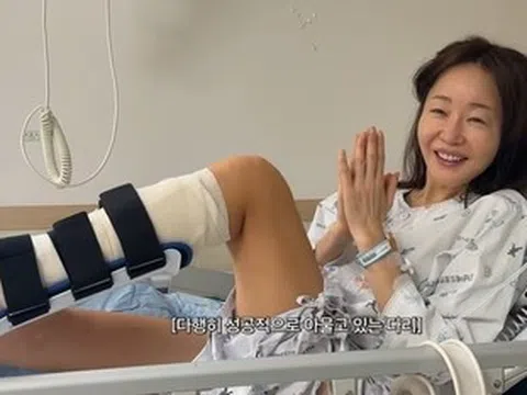 Nữ diễn viên 49 tuổi gãy nát xương bàn chân sau tai nạn khi du lịch