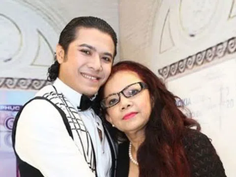 Xót xa hình ảnh mẹ ca sĩ Kasim Hoàng Vũ đau đớn bên thi hài con trai