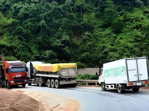 Thực hư cấm xe sơ mi rơ-moóc trên Quốc lộ 49